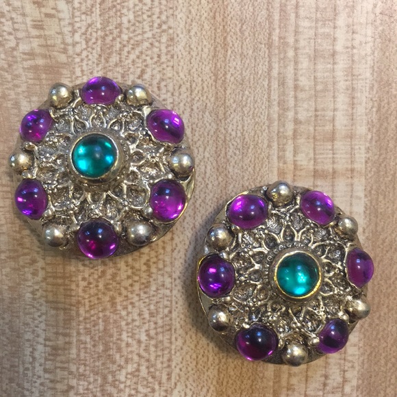 Vintage Gem Clip On Earrings 👑 - Picture 5 of 7